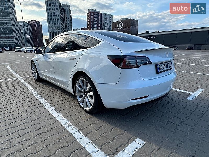 Седан Tesla Model 3 2020 в Киеве фото 7 Седан Tesla Model 3 2020 в Киеве