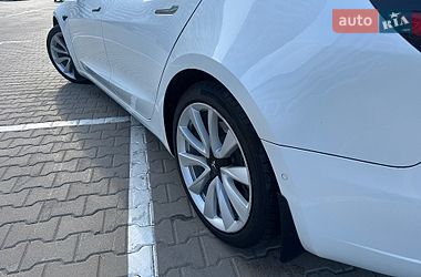 Седан Tesla Model 3 2020 в Киеве фото 10 Седан Tesla Model 3 2020 в Киеве