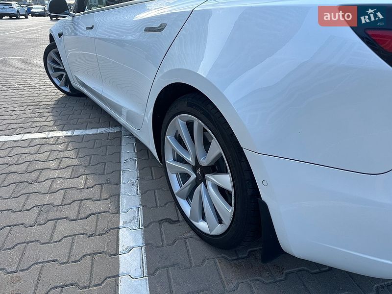 Седан Tesla Model 3 2020 в Киеве фото 10 Седан Tesla Model 3 2020 в Киеве