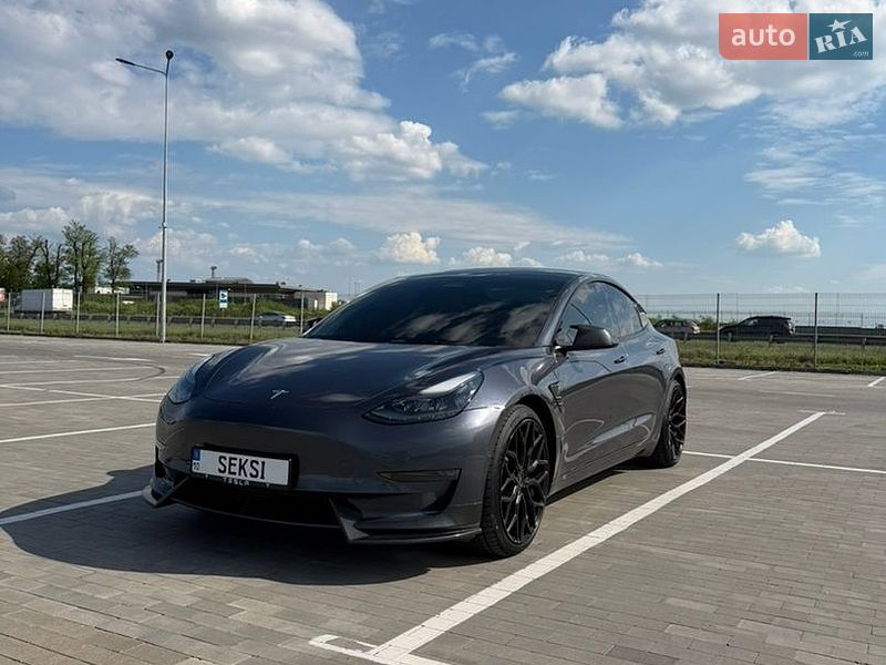 Tesla Model 3 2022