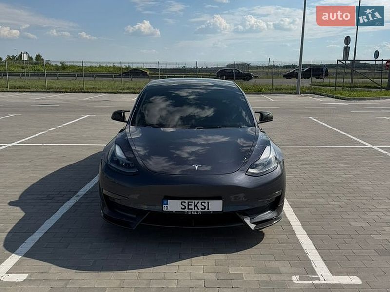 Седан Tesla Model 3 2022 в Борисполі