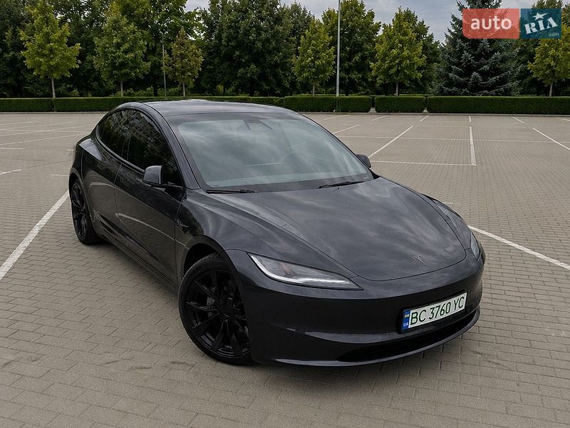 Седан Tesla Model 3 2024 в Шептицькому