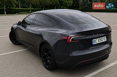Седан Tesla Model 3 2024 в Шептицькому