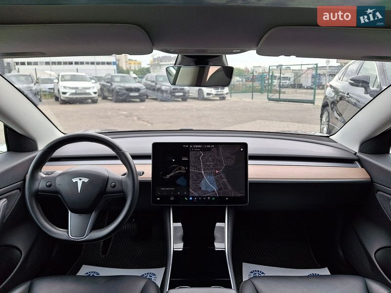 Седан Tesla Model 3 2018 в Львові фото 14 Седан Tesla Model 3 2018 в Львові