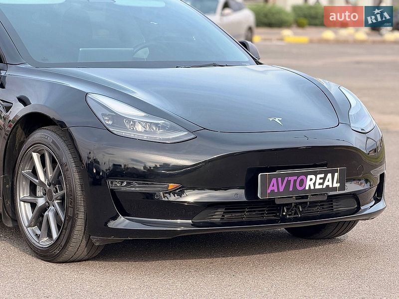 Седан Tesla Model 3 2022 в Кривому Розі