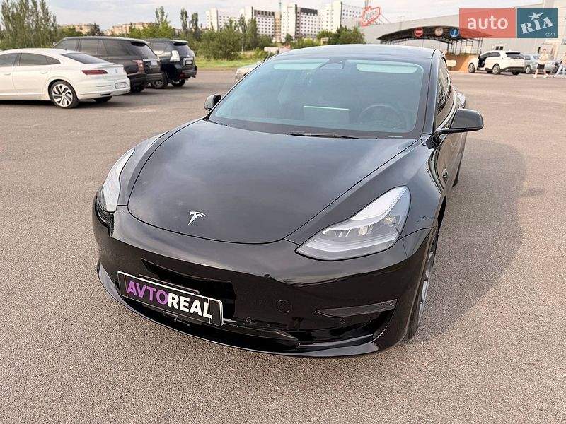 Седан Tesla Model 3 2022 в Кривому Розі