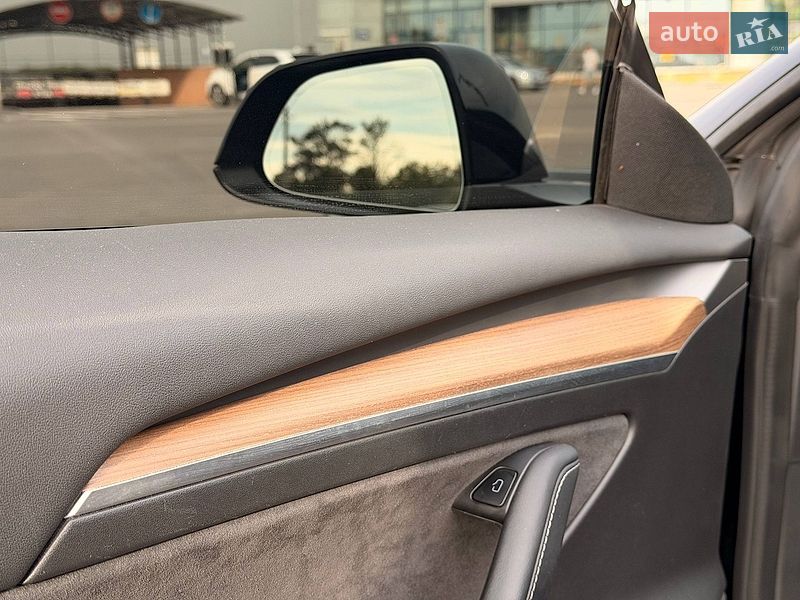 Седан Tesla Model 3 2022 в Кривому Розі