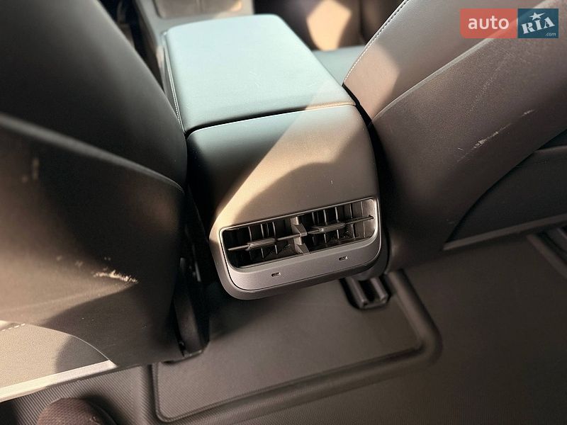 Седан Tesla Model 3 2022 в Кривому Розі