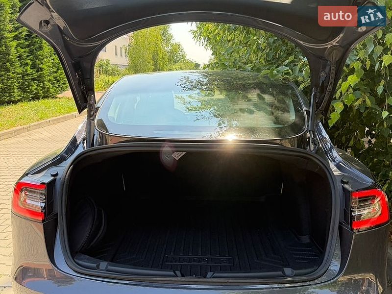 Седан Tesla Model 3 2022 в Одесі