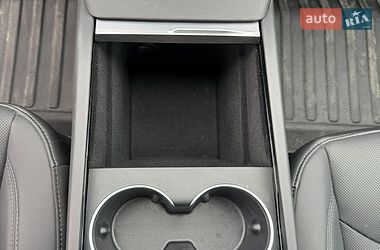 Седан Tesla Model 3 2025 в Дніпрі