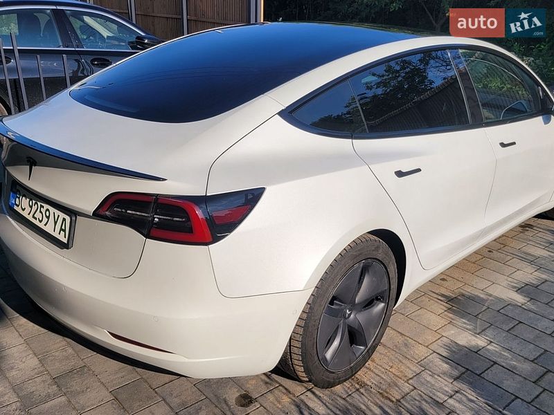 Седан Tesla Model 3 2019 в Львове