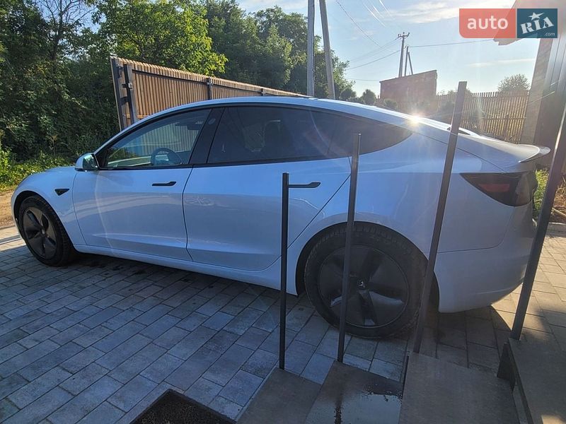 Седан Tesla Model 3 2019 в Львове