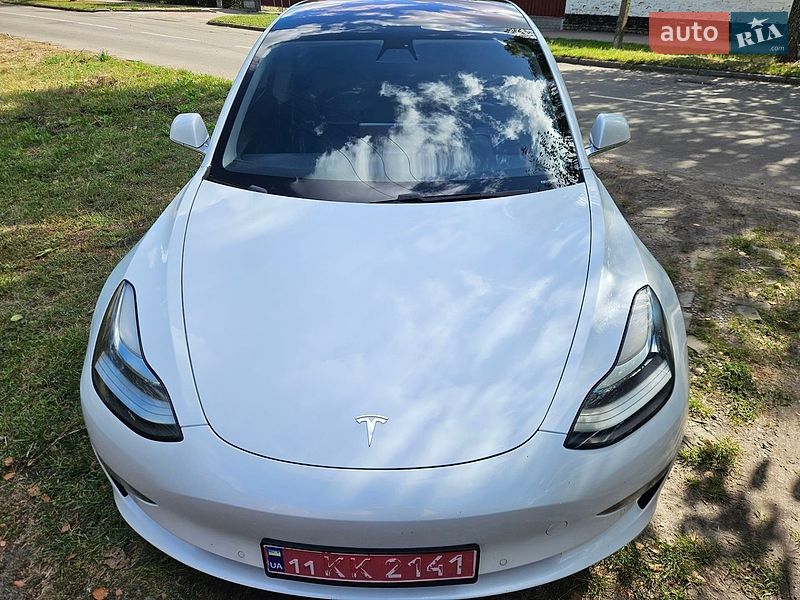 Седан Tesla Model 3 2018 в Миргороді