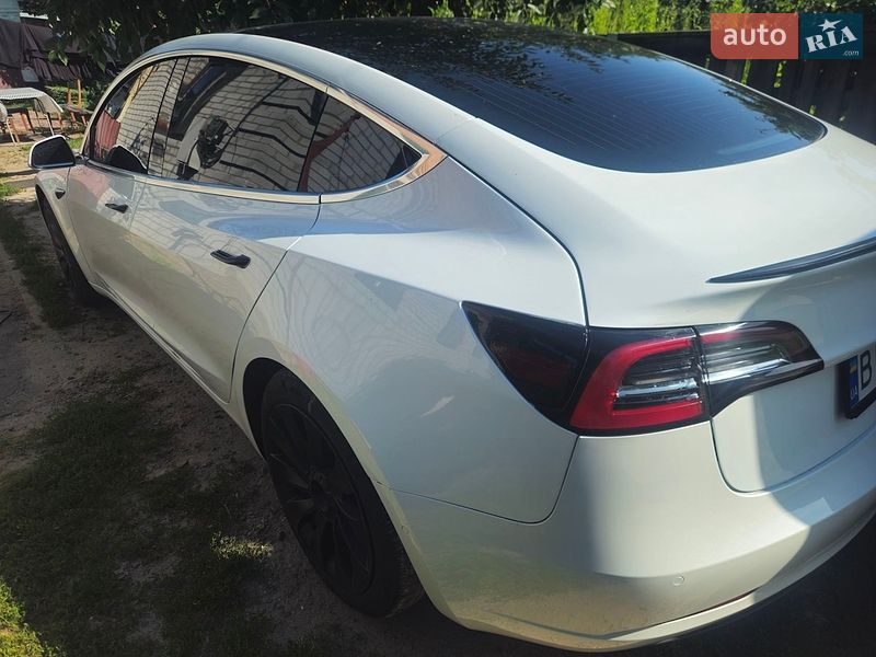 Седан Tesla Model 3 2018 в Миргороді