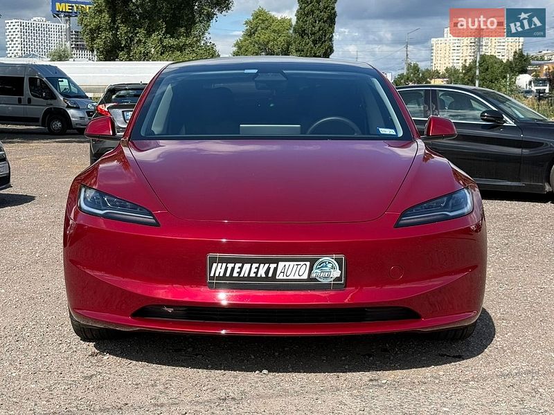 Седан Tesla Model 3 2024 в Киеве