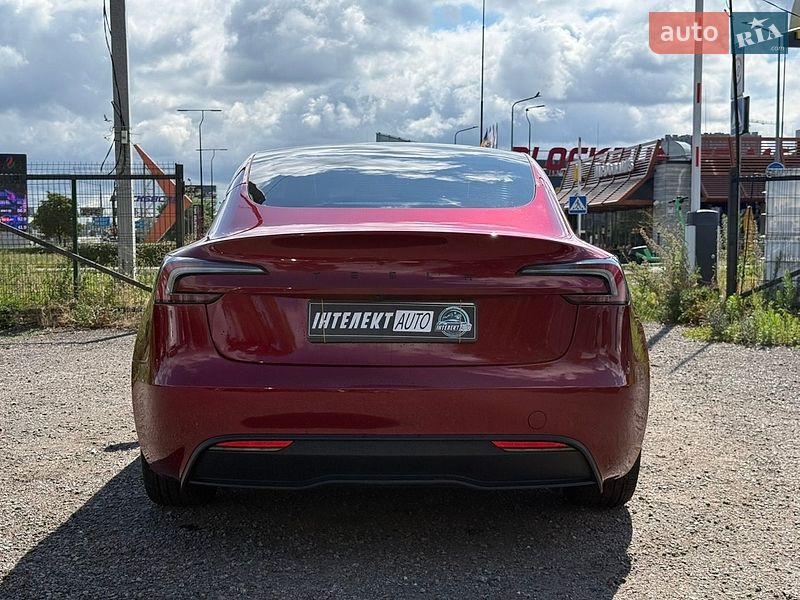 Седан Tesla Model 3 2024 в Киеве