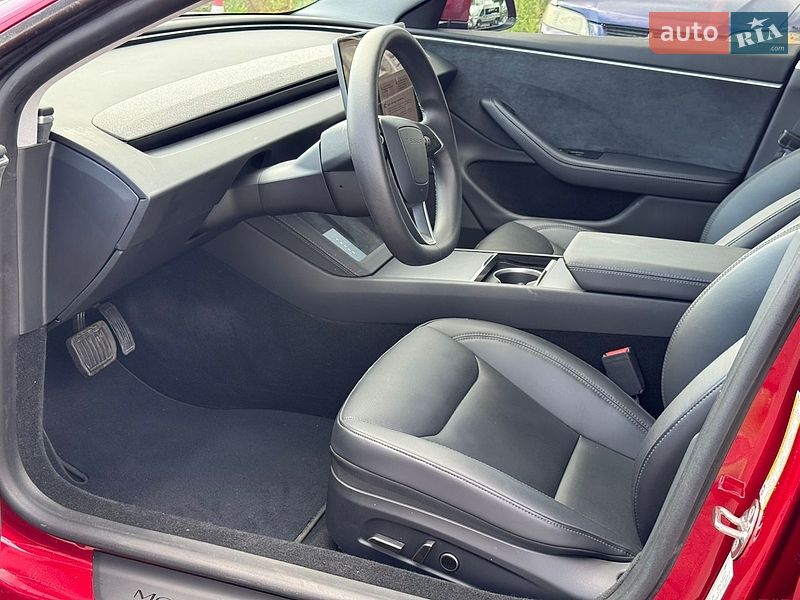Седан Tesla Model 3 2024 в Киеве