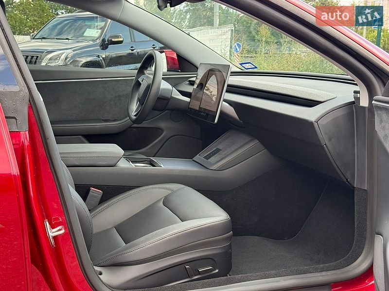 Седан Tesla Model 3 2024 в Киеве