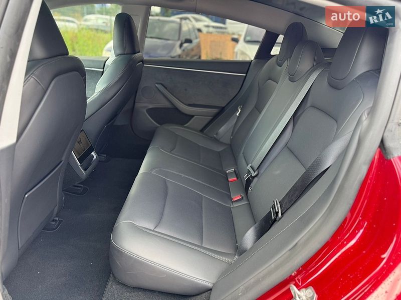 Седан Tesla Model 3 2024 в Киеве
