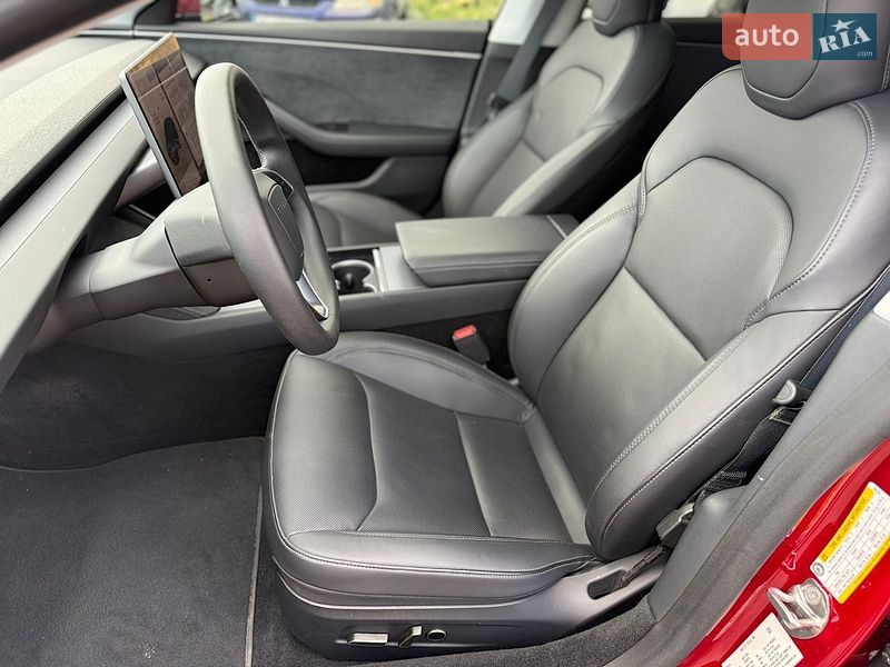 Седан Tesla Model 3 2024 в Киеве