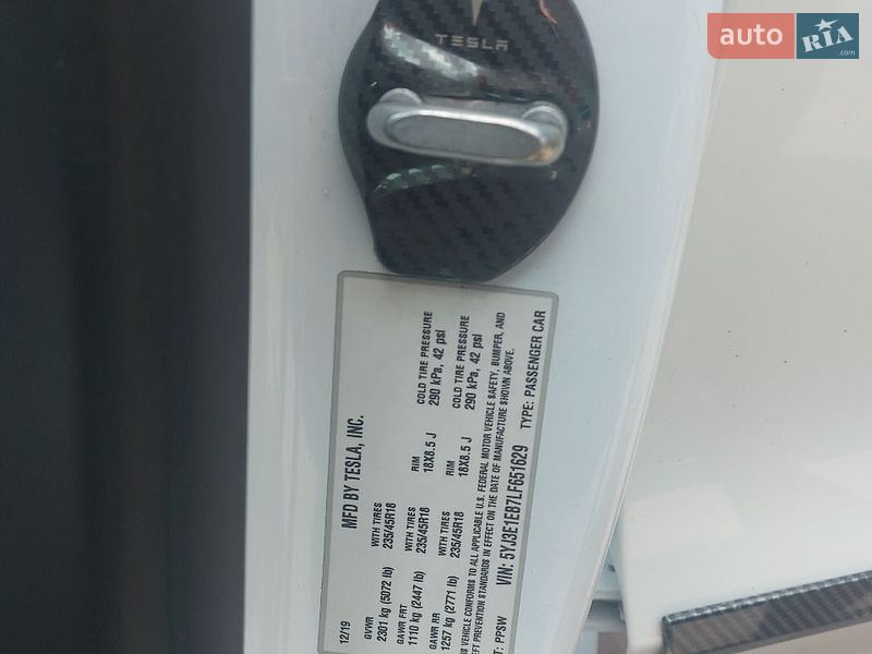 Седан Tesla Model 3 2020 в Житомире