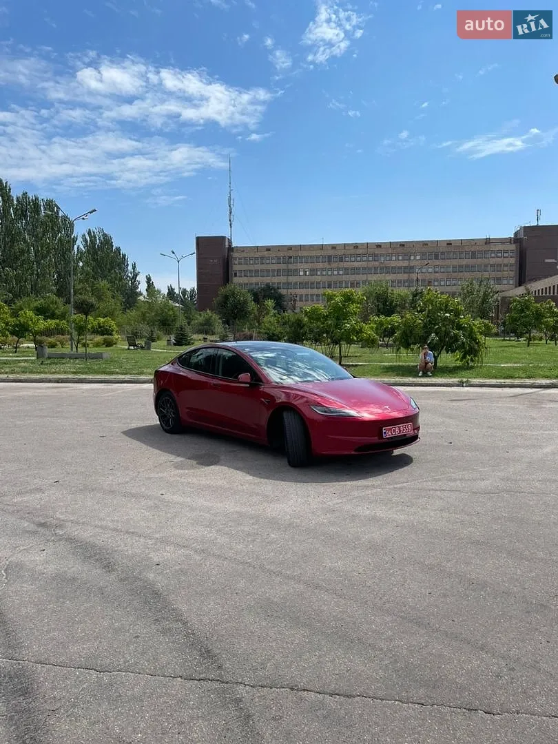 2025 Tesla Model 3 - мініатюра 9