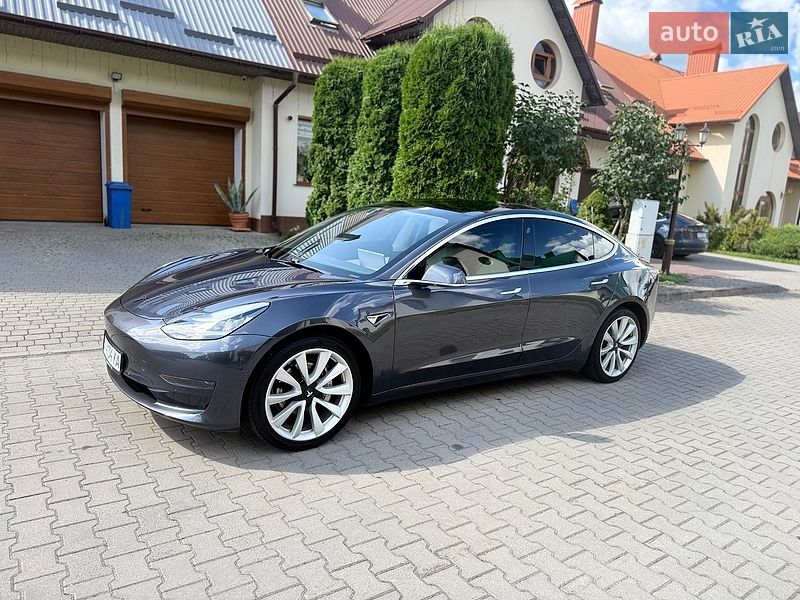 Седан Tesla Model 3 2020 в Хмельницком