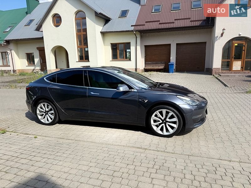 Седан Tesla Model 3 2020 в Хмельницком