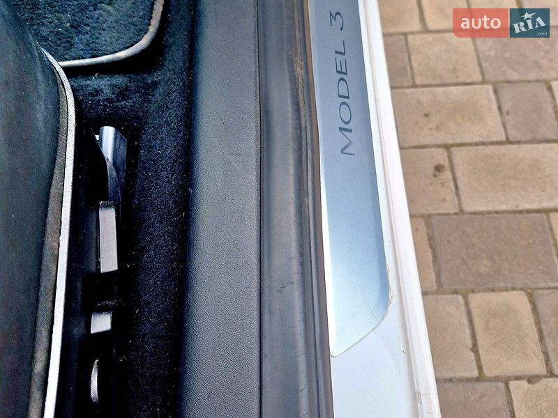 Седан Tesla Model 3 2019 в Запоріжжі