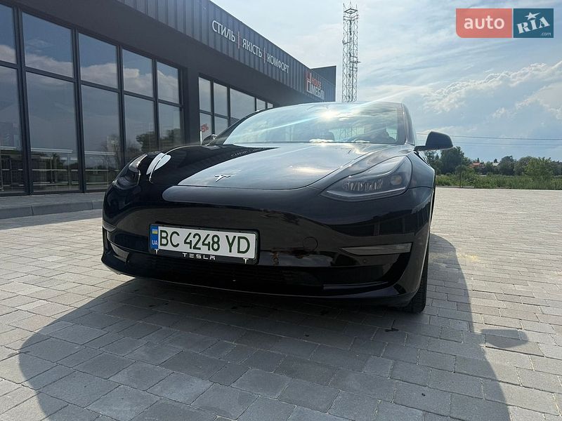 Седан Tesla Model 3 2022 в Львові