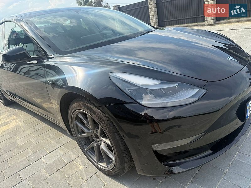 Седан Tesla Model 3 2022 в Львові