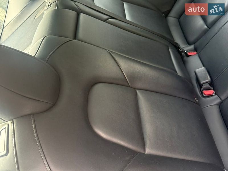 Седан Tesla Model 3 2022 в Львові