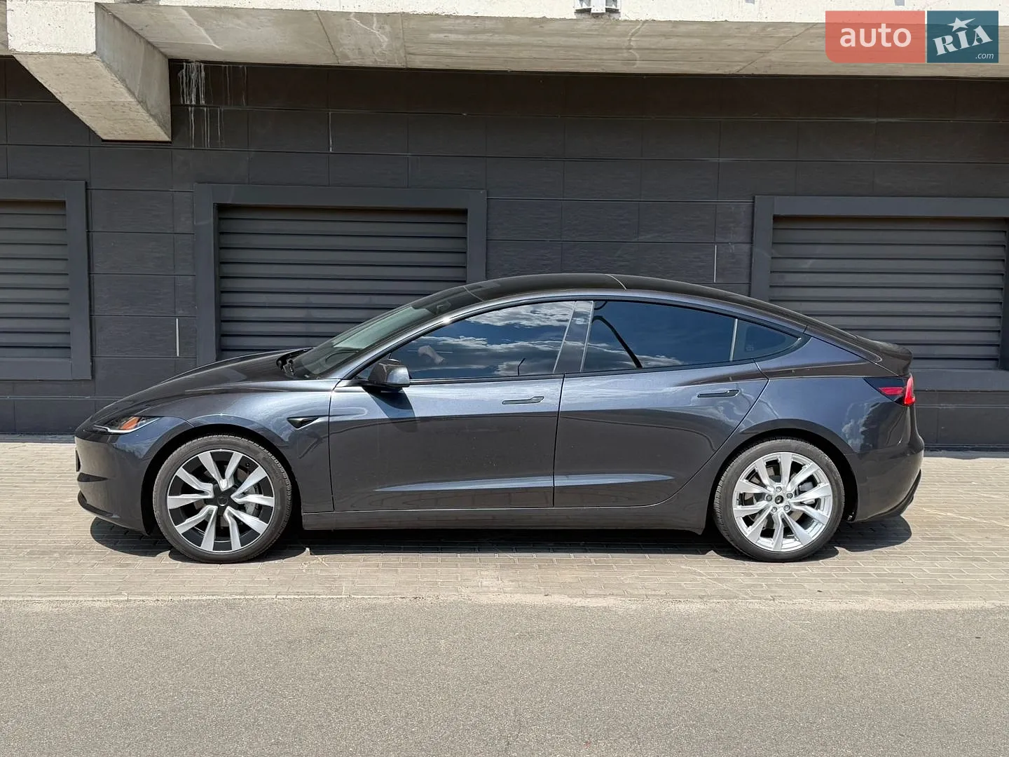 2025 Tesla Model 3 - мініатюра 10