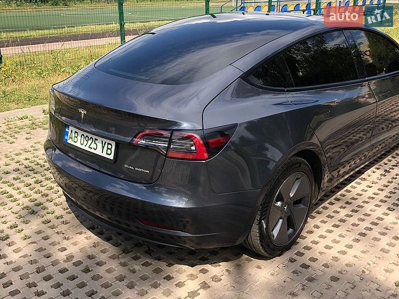 Седан Tesla Model 3 2022 в Вінниці
