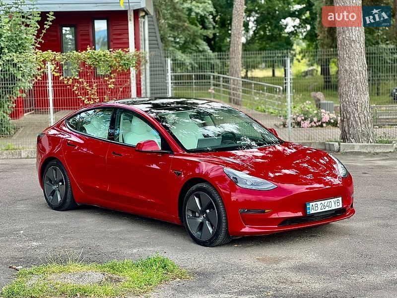Седан Tesla Model 3 2021 в Вінниці