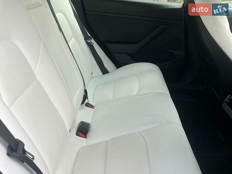 Седан Tesla Model 3 2021 в Вінниці