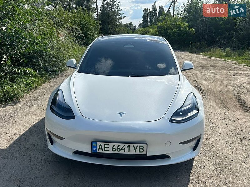 Tesla Model 3 2023