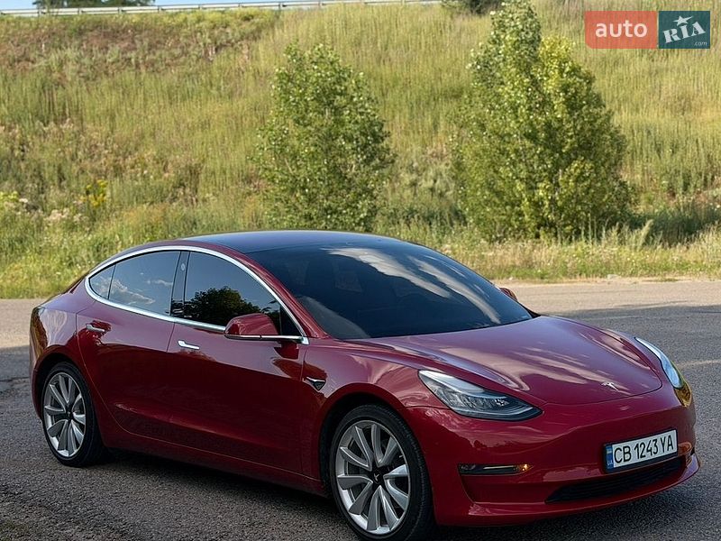 Седан Tesla Model 3 2018 в Пирятине
