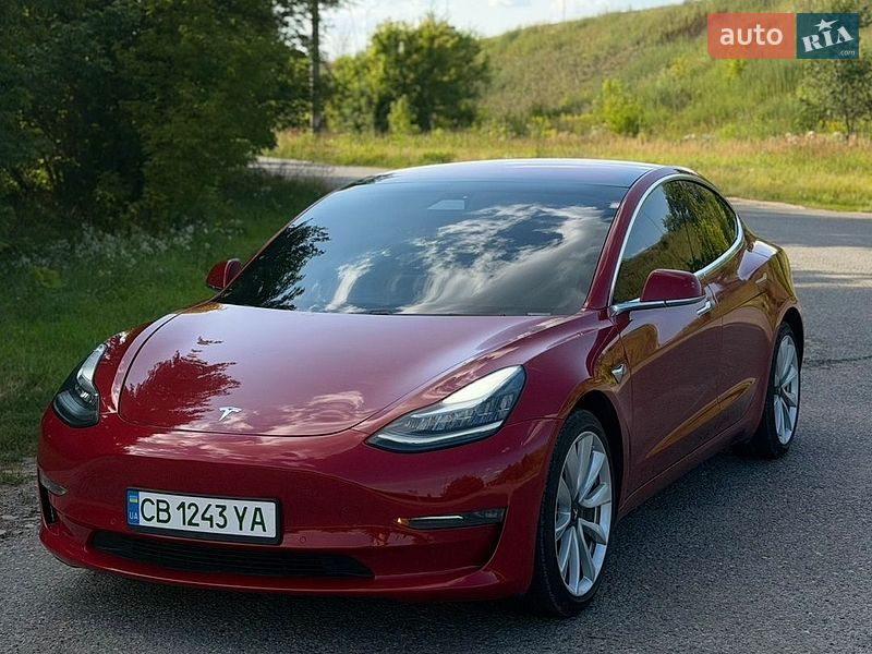 Седан Tesla Model 3 2018 в Пирятине
