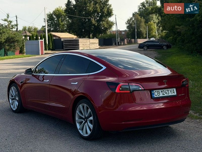 Седан Tesla Model 3 2018 в Пирятине