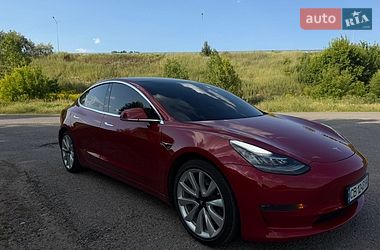 Седан Tesla Model 3 2018 в Пирятине