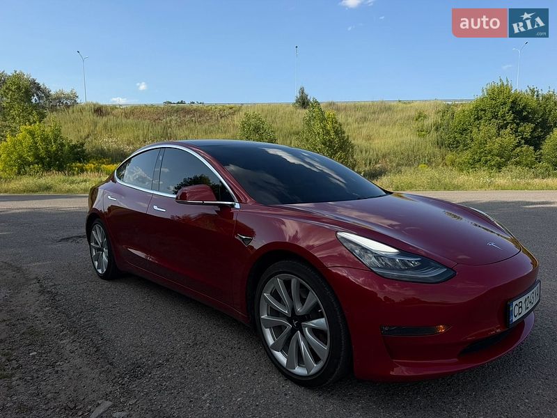 Седан Tesla Model 3 2018 в Пирятине
