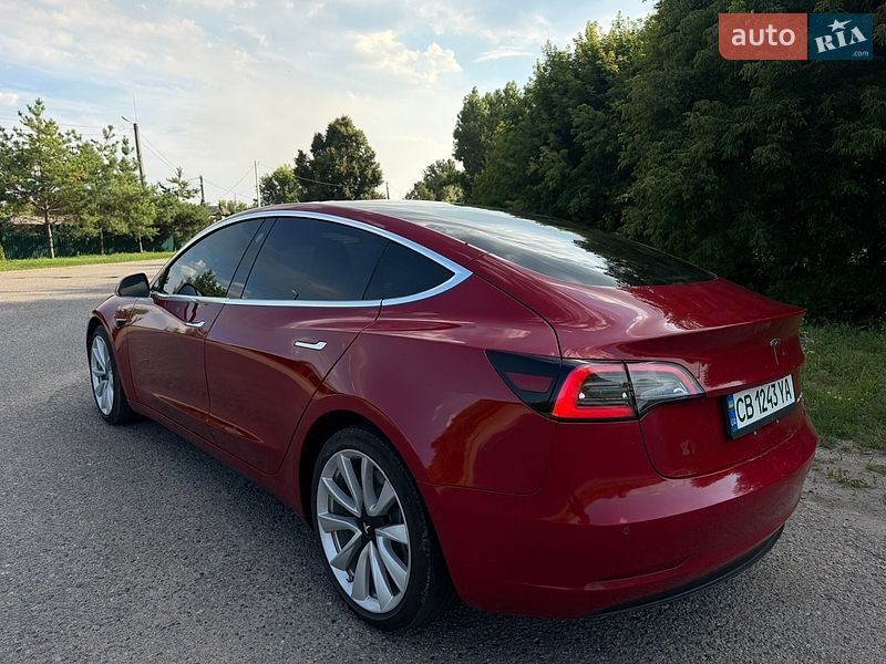 Седан Tesla Model 3 2018 в Пирятине