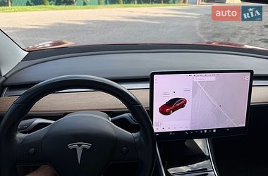 Седан Tesla Model 3 2018 в Пирятине