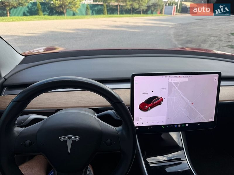 Седан Tesla Model 3 2018 в Пирятине