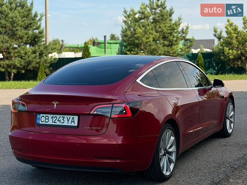 Седан Tesla Model 3 2018 в Пирятине