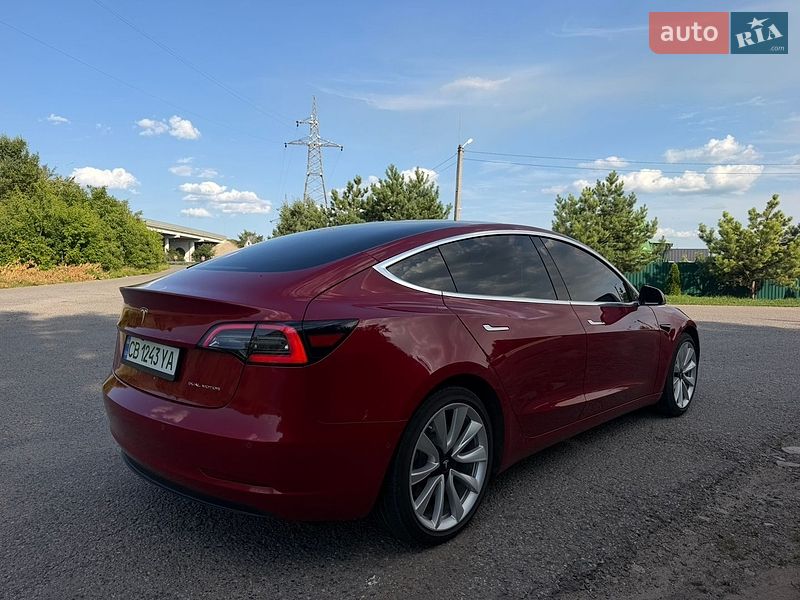 Седан Tesla Model 3 2018 в Пирятине