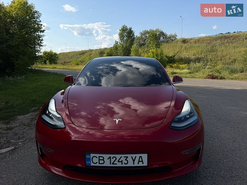 Седан Tesla Model 3 2018 в Пирятине