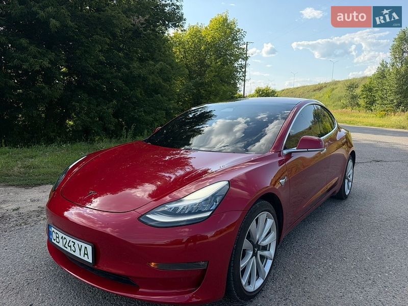 Седан Tesla Model 3 2018 в Пирятине