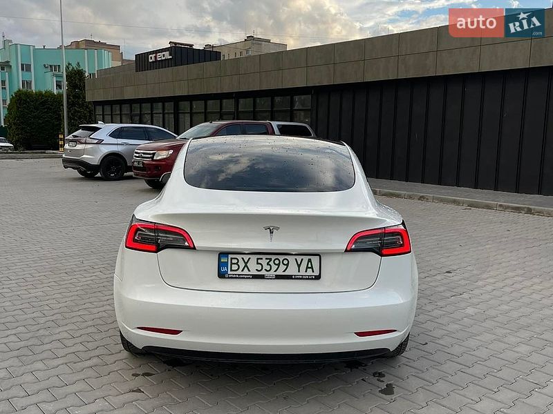 Седан Tesla Model 3 2021 в Кам'янець-Подільському